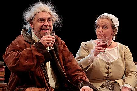 Miroslav Táborský a Kateřina Holánová v komedii Casanova a Žofie K., foto: Zbyněk Hozák