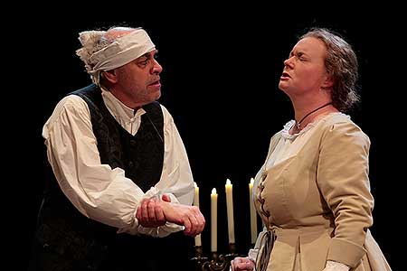 Miroslav Táborský a Kateřina Holánová v komedii Casanova a Žofie K., foto: Zbyněk Hozák