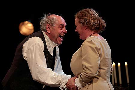 Miroslav Táborský a Kateřina Holánová v komedii Casanova a Žofie K., foto: Zbyněk Hozák