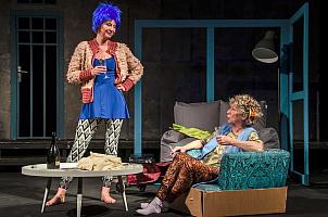 Perfect days, hrají: Lenka Vlasáková, Jan Dolanský, Petra Jungmanová, Dana Syslová, Eva Lecchiová, Vilém Udatný a Jan Hofman, Zdroj: Pantheon production Perfect days, hrají: Lenka Vlasáková, Jan Dolanský, Petra Jungmanová, Dana Syslová, Eva Lecchiová, Vilém Udatný a Jan Hofman, Zdroj: ...