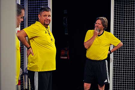 Miroslav Etzler, Michal Novotný, Martin Kubačák v inscenaci Šťovík na smetaně, foto: Lucie Vítková