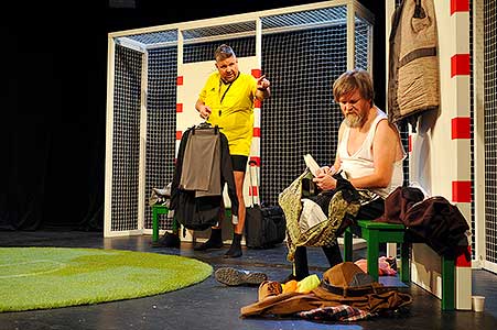 Michal Novotný, Martin Kubačák v inscenaci Šťovík na smetaně, foto: Lucie Vítková