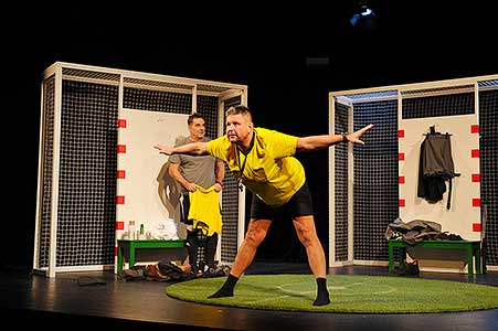 Michal Novotný, Miroslav Etzler v inscenaci Šťovík na smetaně, foto: Lucie Vítková