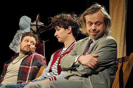 Filip František Červenka, Antonio Šoposki, Viktor Dvořák v inscenaci Irská kletba, foto: Lucie Vítková