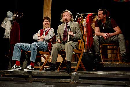 Antonio Šoposki, Viktor Dvořák, Ondřej Veselý v inscenaci Irská kletba, foto: Lucie Vítková